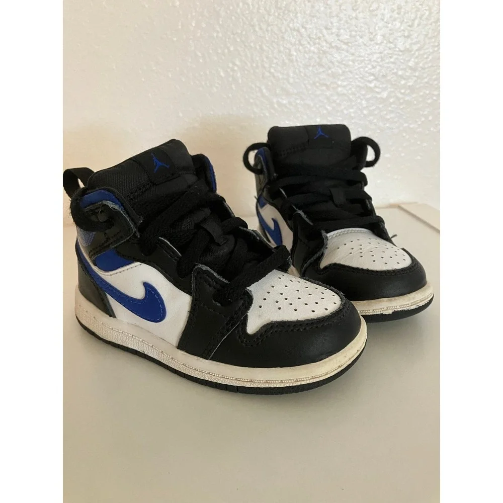Nike Air Jordan Blue and Black Shoes Little Boys Size 7